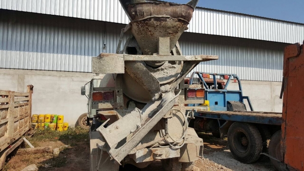 ขาย รถโม่ปูน 2.7 คิว 6 ล้อ HINO เครื่อง EH700 168 แรงม้า คัสซีสวยตลอดเส้น พวงมาลัยพาวเวอร์ ทะเบียนพร้อมโอน ขาย รถโม่ปูน 2.7 คิว 6 ล้อ HINO เครื่อง EH700 168 แรงม้า คัสซีสวยตลอดเส้น พวงมาลัยพาวเวอร์ ทะเบียนพร้อมโอน