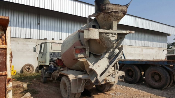 ขาย รถโม่ปูน 2.7 คิว 6 ล้อ HINO เครื่อง EH700 168 แรงม้า คัสซีสวยตลอดเส้น พวงมาลัยพาวเวอร์ ทะเบียนพร้อมโอน ขาย รถโม่ปูน 2.7 คิว 6 ล้อ HINO เครื่อง EH700 168 แรงม้า คัสซีสวยตลอดเส้น พวงมาลัยพาวเวอร์ ทะเบียนพร้อมโอน