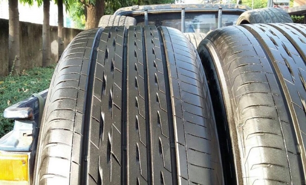 ยาง,215-55-17 Bridgestone GR100 สวยๆปี14ชุดละ 6,000