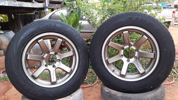 เผื่อมีใครหาครับ แม็กขอบ 18 พร้อมยาง มี 1 คู่ครับ ราคา 4500