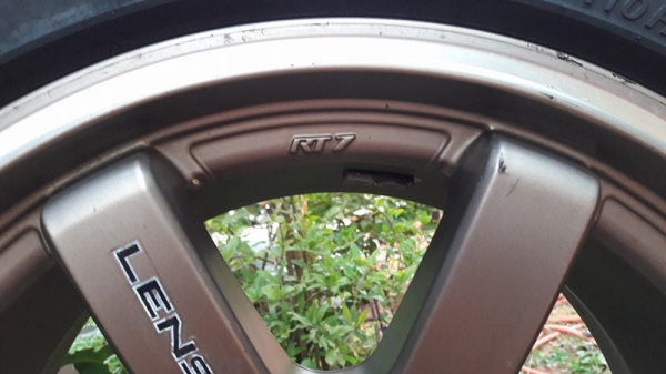 เผื่อมีใครหาครับ แม็กขอบ 18 พร้อมยาง มี 1 คู่ครับ ราคา 4500