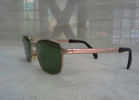 แว่นตาโกลด์ฟิลด์ที่ยิ่งใหญ่ที่สุด  ALGHA 20 EXCL. JOINTS made in England  รุ่นหายาก!