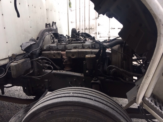 รถหกล้อบรรทุก ตู้แห้ง 10 บาน