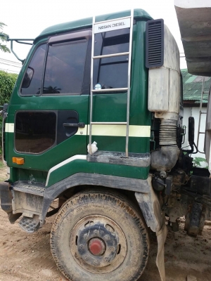 รถนิสสัน 10 ล้อดั้ม UD เปลื่ยนเครื่อง 220 แรงม้า. ปี 33.     สนใจติดต่อ  081 - 6079515