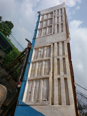 รถนิสสัน 10 ล้อดั้ม UD เปลื่ยนเครื่อง 220 แรงม้า. ปี 33.     สนใจติดต่อ  081 - 6079515