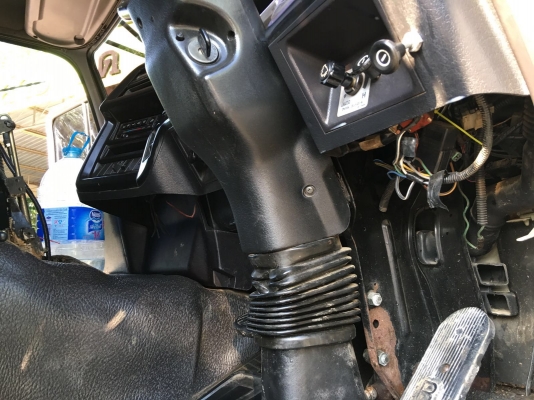 รถนิสสัน 10 ล้อดั้ม UD เปลื่ยนเครื่อง 220 แรงม้า. ปี 33.     สนใจติดต่อ  081 - 6079515