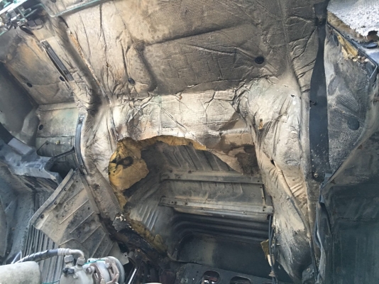 รถนิสสัน 10 ล้อดั้ม UD เปลื่ยนเครื่อง 220 แรงม้า. ปี 33.     สนใจติดต่อ  081 - 6079515