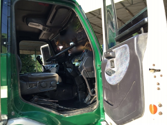 รถนิสสัน 10 ล้อดั้ม UD เปลื่ยนเครื่อง 220 แรงม้า. ปี 33.     สนใจติดต่อ  081 - 6079515