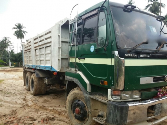 รถนิสสัน 10 ล้อดั้ม UD เปลื่ยนเครื่อง 220 แรงม้า. ปี 33.     สนใจติดต่อ  081 - 6079515