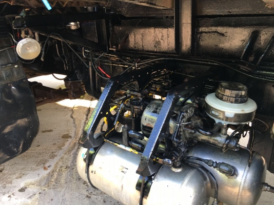 รถนิสสัน 10 ล้อดั้ม UD เปลื่ยนเครื่อง 220 แรงม้า. ปี 33.     สนใจติดต่อ  081 - 6079515