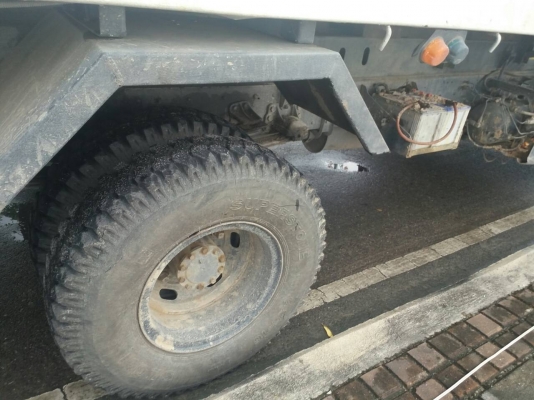 รถอีซูซุ 6 ล้อดั้ม FRR  220 แรงม้า  ปี 55.  ( รถวิ่ง 12x,xxx กม. )     สนใจติดต่อ  081 - 6079515