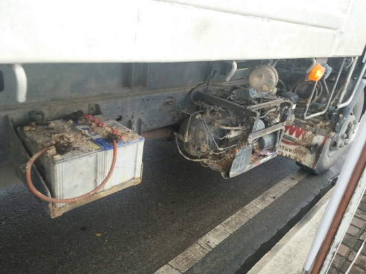 รถอีซูซุ 6 ล้อดั้ม FRR  220 แรงม้า  ปี 55.  ( รถวิ่ง 12x,xxx กม. )     สนใจติดต่อ  081 - 6079515