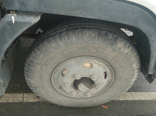 รถอีซูซุ 6 ล้อดั้ม FRR  220 แรงม้า  ปี 55.  ( รถวิ่ง 12x,xxx กม. )     สนใจติดต่อ  081 - 6079515