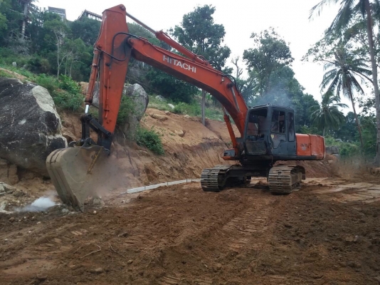 รถแบคโฮ HITACHl  EX 200 - 3.    สนใจติดต่อ  081 - 6079515