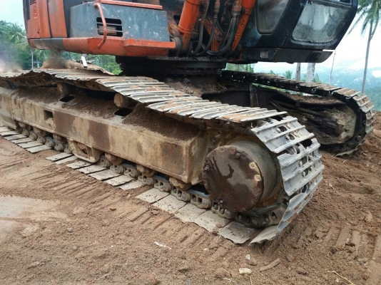 รถแบคโฮ HITACHl  EX 200 - 3.    สนใจติดต่อ  081 - 6079515