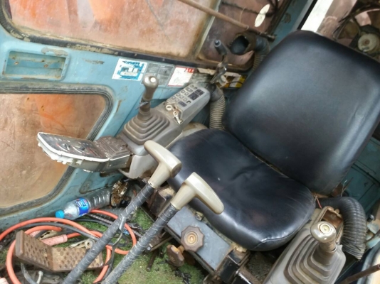 รถแบคโฮ HITACHl  EX 200 - 3.    สนใจติดต่อ  081 - 6079515