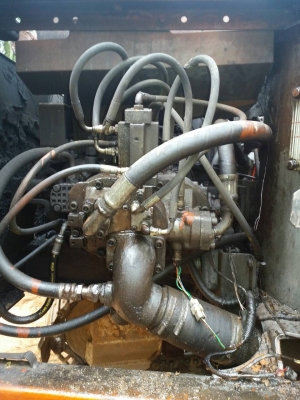 รถแบคโฮ HITACHl  EX 200 - 3.    สนใจติดต่อ  081 - 6079515