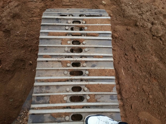 รถแบคโฮ HITACHl  EX 200 - 3.    สนใจติดต่อ  081 - 6079515