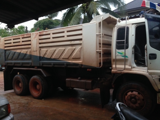 รถอีซุซุ 10 ล้อดั้ม FXZ 270 แรงม้า ปี 47.   สนใจติดต่อ  081 - 6079515