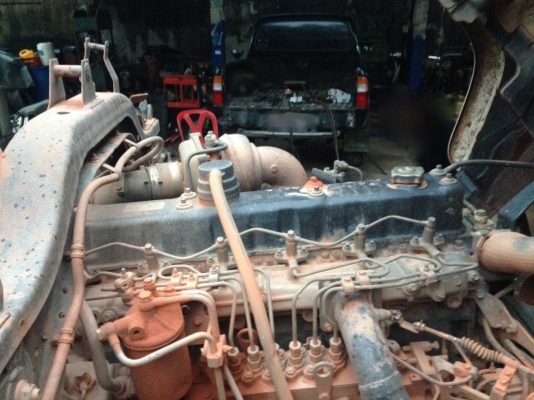 รถอีซุซุ 10 ล้อดั้ม FXZ 270 แรงม้า ปี 47.   สนใจติดต่อ  081 - 6079515