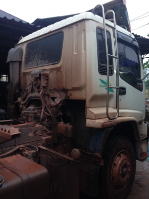 รถอีซุซุ 10 ล้อดั้ม FXZ 270 แรงม้า ปี 47.   สนใจติดต่อ  081 - 6079515