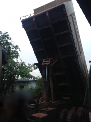 รถอีซุซุ 10 ล้อดั้ม FXZ 270 แรงม้า ปี 47.   สนใจติดต่อ  081 - 6079515