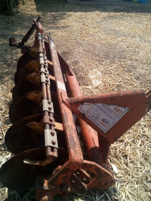 ผานหก พรวนดิน