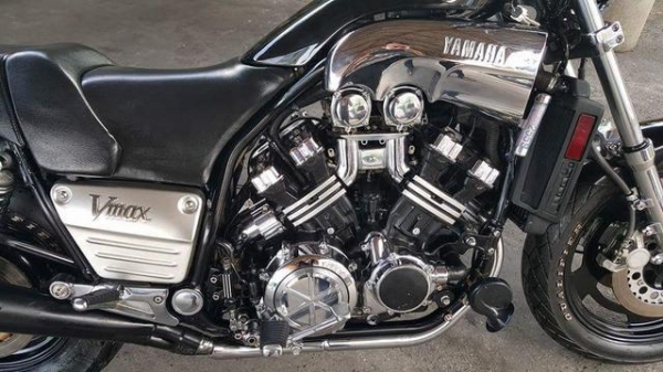 ขออนุญาติขาย YAMAHA V-MAX 1200 ปี 1994 โอนให้ครบ