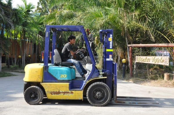 ขายFORKLIFT KOMATSU FG20-12(2ตัน) เสา3เมตร สวยเดิมจากญี่ปุ่น ยังไม่เคยใช้ในไทย 145,000เท่านั้น!!