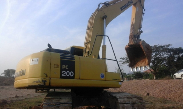 ขายรถแบคโฮ komasu pc 200-7 ขายรถแบคโฮ komasu pc 200-7