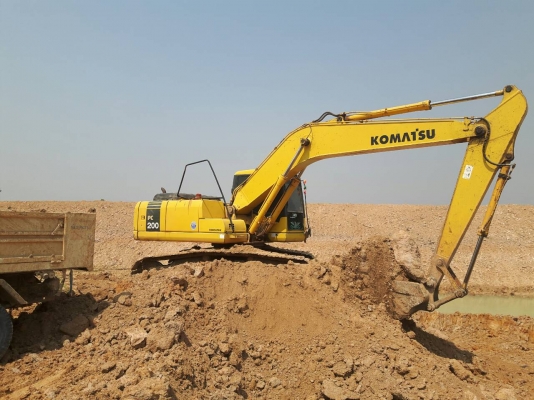 ขายรถแบคโฮ komasu pc 200-7 ขายรถแบคโฮ komasu pc 200-7