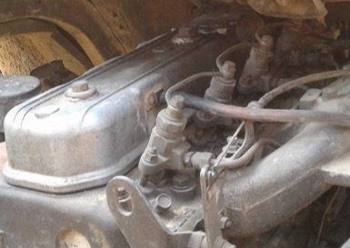 ISUZU KS 110 HP 4BD1 หกล้อดั๊มพ์ กระบะดั๊มพ์เหล็ก 4 ตันความยาว 3.60 เมตรสภาพดีมากครับพร้อมใช้งานได้เลย เครื่องยนต์ฝาขาวเดิมๆแรงดีแห้งดีไม่แตกเยิ้ม วางหัวเก๋ง NPR ลงเล่มครบถูกต้องภายในเก๋งคอนโซลสวยครบ พวงมาลัยเพาเวอร์ เบรคลม ช่วงล่างใหญ่ติด F หน้าหลัง คัชซ