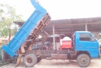 ISUZU KS 110 HP 4BD1 หกล้อดั๊มพ์ กระบะดั๊มพ์เหล็ก 4 ตันความยาว 3.60 เมตรสภาพดีมากครับพร้อมใช้งานได้เลย เครื่องยนต์ฝาขาวเดิมๆแรงดีแห้งดีไม่แตกเยิ้ม วางหัวเก๋ง NPR ลงเล่มครบถูกต้องภายในเก๋งคอนโซลสวยครบ พวงมาลัยเพาเวอร์ เบรคลม ช่วงล่างใหญ่ติด F หน้าหลัง คัชซ