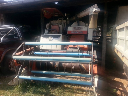 รถเกี่ยว คูโบต้า DC68  สภาพเดิมๆ