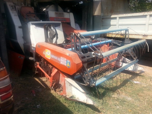 รถเกี่ยว คูโบต้า DC68  สภาพเดิมๆ