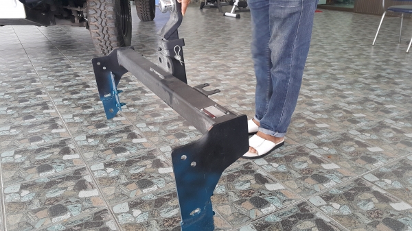 ุชุดคานลากเรือพร้อมชุดหัวสลักบอล ุชุดคานลากเรือพร้อมชุดหัวสลักบอล