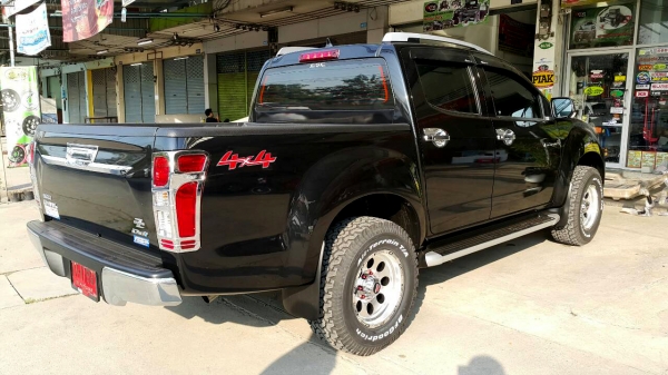 บันไดข้าง กันชนท้าย ป้ายแดง วีครอส