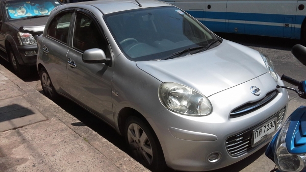 ขายมาร์ช march ปี 2010 เกียร์ออโต้  199,999 บาท