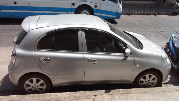 ขายมาร์ช march ปี 2010 เกียร์ออโต้  199,999 บาท