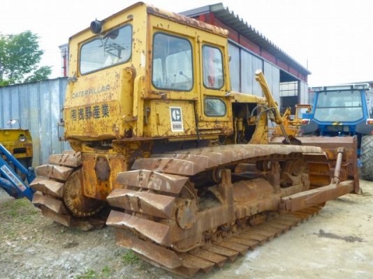 รถดันดินนำเข้า CATERPILLAR D6D