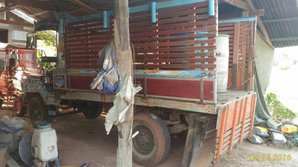 อีแต๋น เพลาลอย เครื่อง11แรง เกียร์โตโยต้าBU มีเกียร์กลาง120,000บาทสภาพใช้งานปกติ โทร0872546421โคราช