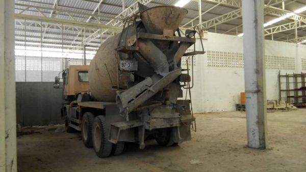 ขายรถโม่ปูน 7คิว HINO 360แรง โม่นอก พ.เพาเวอร์ เบรกทิฟฟี่ ภายในสวย แอร์เย็น เอกสารพร้อมโอน สนใจโทร 090-8588220คุณนะ 093-3258446คุณบิว หรือเข้าดูสินค้าอื่นๆได้ที่ www.truck.in.th/498 หรือเพจFacebook ณรงค์ ซื้อขายรถมือสอง (เว็บไซต์ส่วนตัว) หรือFacebook คุณน