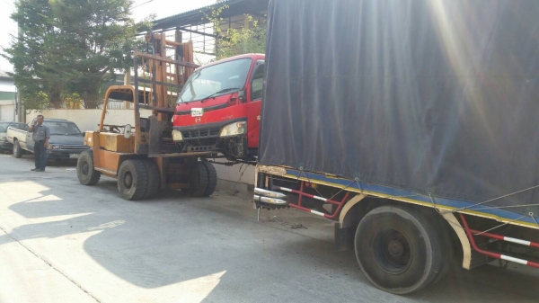 ส่งไปอีกหัวครับ สภาพสวยๆเลย สำหรับหัวเก๋ง HINO ใส่รถ 6 ล้อกลาง สนใจสั่งtractor-backhoe ได้ครับ ส่งไปอีกหัวครับ สภาพสวยๆเลย สำหรับหัวเก๋ง HINO ใส่รถ 6 ล้อกลาง สนใจสั่งtractor-backhoe ได้ครับ