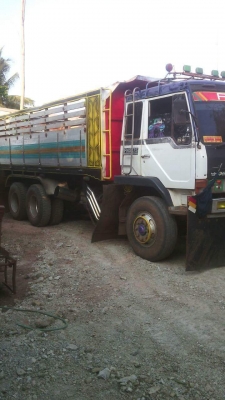 ขายรถ10ล้อ ดั้ม2เพลา FN527M-TD เครื่อง220เทอร์โบอินเตอร์ พ.เพาเวอร์ เบรกทิฟฟี่ ภายในสวย แอร์เย็น เอกสารพร้อมโอน สนใจโทร 090-8588220คุณนะ 093-3258446คุณบิว หรือเข้าดูสินค้าอื่นๆได้ที่ www.truck.in.th/498 หรือเพจFacebook ณรงค์ ซื้อขายรถมือสอง (เว็บไซต์ส่วนต