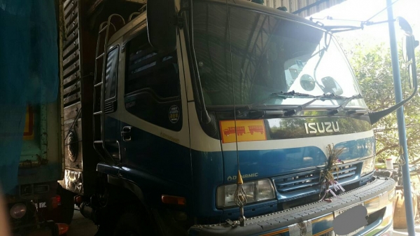 ขายสิบล้อดั้มพ่วงแม่-ลูก ISUZU FXZ23NFY 2เพลา วางเครื่องEP100TC เทอร์โบอินเตอร์ 275 แรงม้า เกียร์อั๋น เบรคทิฟฟี่ แอร์เย็น เอกสารพร้อมโอน  ราคา.1,250,000 บาท ต่อรองได้ โทร.080-1085007 บอล รถอยู่.สุพรรณบุรี