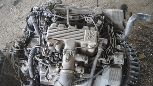 ขายเครื่อง TOYOTA 1UZ พร้อมชุดแก๊สLPG ถังใหญ่2ถัง ยกลงจากรถ6ล้อ ขายเครื่อง TOYOTA 1UZ พร้อมชุดแก๊สLPG ถังใหญ่2ถัง ยกลงจากรถ6ล้อ