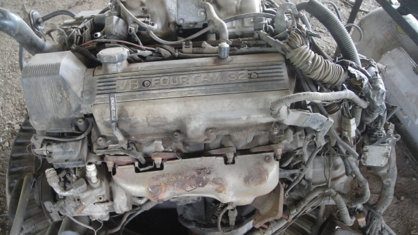 ขายเครื่อง TOYOTA 1UZ พร้อมชุดแก๊สLPG ถังใหญ่2ถัง ยกลงจากรถ6ล้อ ขายเครื่อง TOYOTA 1UZ พร้อมชุดแก๊สLPG ถังใหญ่2ถัง ยกลงจากรถ6ล้อ