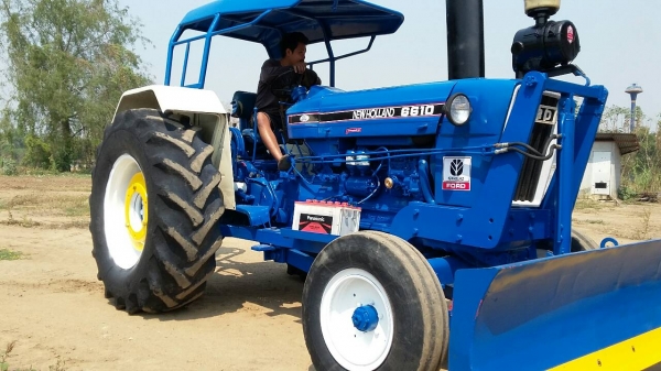 ขายรถไถฟร์อด77ที3 มีไบมีดหน้า และผาน7 ราคา295000บาท สนใจ โทร0813655997 อำพร พาเจริญ ต วังบัว อ คลองขลุง จ กำแพงเพชร ราคานี้ยังต่องลองได้อีกนะครับ