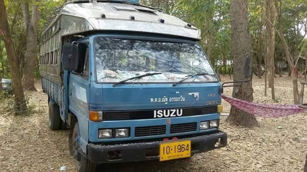 ขายรถ6ล้อโดยสาร เครื่อง115แรง ปี33 ยาว4.30เมตร สภาพพร้อมใช้งาน เอกสารพร้อมโอน สนใจโทร 090-8588220คุณนะ 093-3258446คุณบิว หรือเข้าดูสินค้าอื่นๆได้ที่ www.truck.in.th/498 หรือเพจFacebook ณรงค์ ซื้อขายรถมือสอง (เว็บไซต์ส่วนตัว) หรือFacebook คุณนะ รถบรรทุก