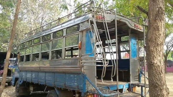 ขายรถ6ล้อโดยสาร เครื่อง115แรง ปี33 ยาว4.30เมตร สภาพพร้อมใช้งาน เอกสารพร้อมโอน สนใจโทร 090-8588220คุณนะ 093-3258446คุณบิว หรือเข้าดูสินค้าอื่นๆได้ที่ www.truck.in.th/498 หรือเพจFacebook ณรงค์ ซื้อขายรถมือสอง (เว็บไซต์ส่วนตัว) หรือFacebook คุณนะ รถบรรทุก